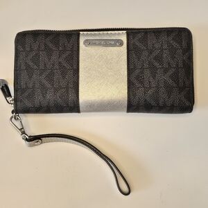 Michael Kors Black and Silver Signature Wristlet Wallet